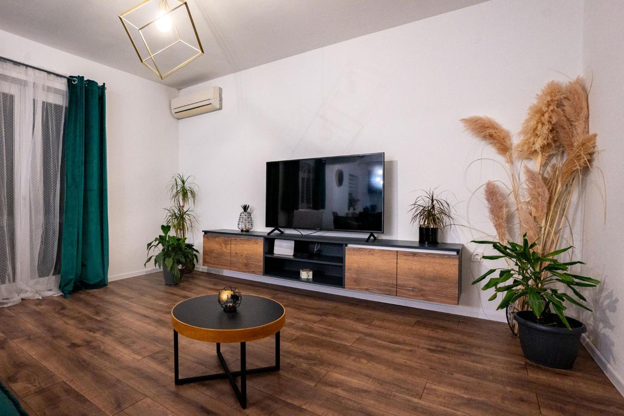 Grguric Apartment Palit